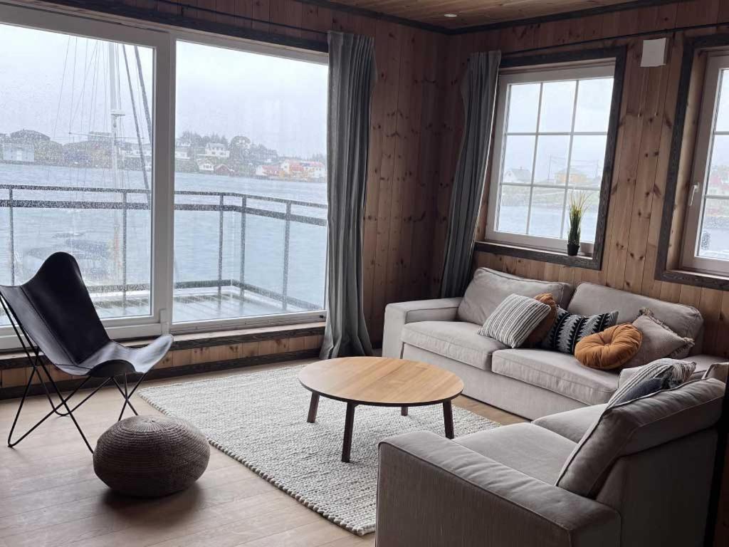 Fab 8 Sardinfabrikken - Fedje Island Aparthotel Exteriör bild